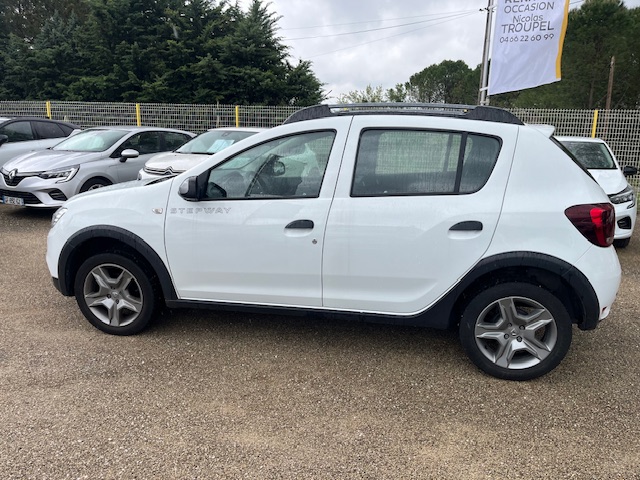 renault-uzes-dacia-sandero-stepway-a-vendre-3
