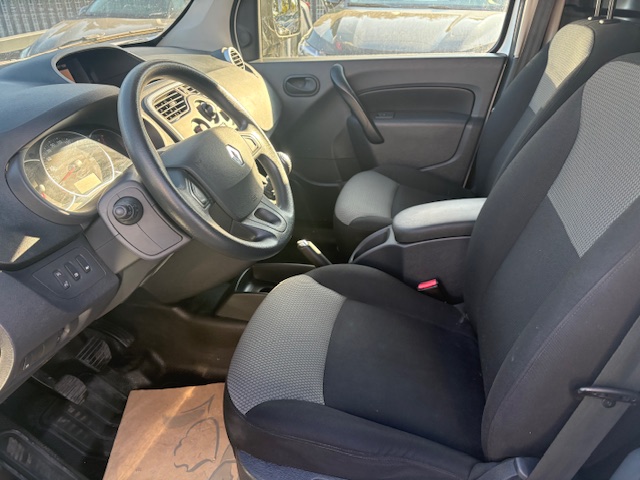 renault-uzes-kangoo-maxi-a-vendre-8
