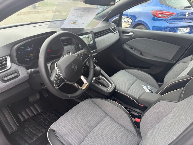 renault-uzes-clio-a-vendre-3