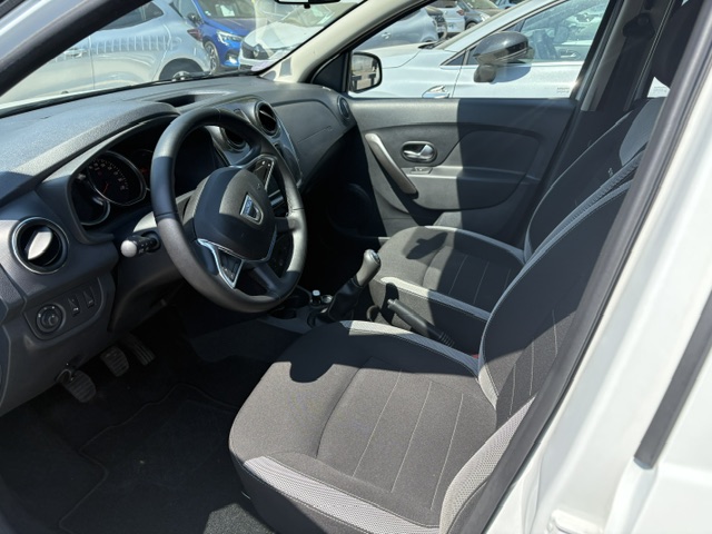 renault-uzes-sandero-stepway-a-vendre-3